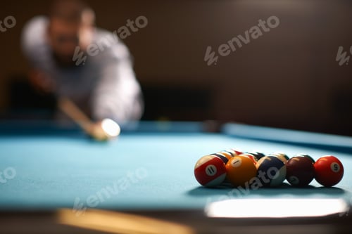 Preview: Man playing pool in club