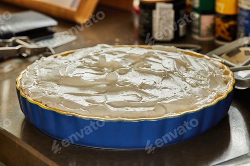 Preview: Ready-made banana cake in the form of home kitchen