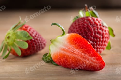 Preview: Fresh raw strawberries