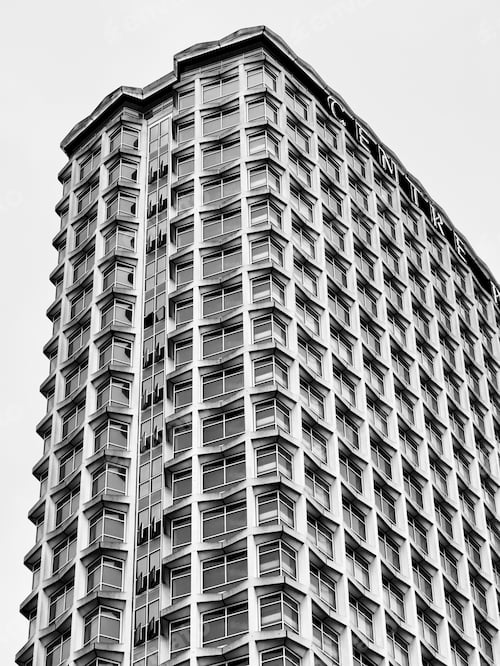 Preview: A tall building in London