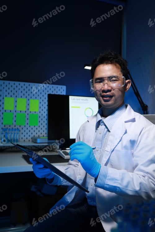 Preview: The atmosphere inside the laboratory has Scientists, chemists, biologists, researchers, Scientists s