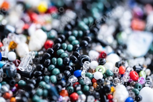 Preview: Different color glass beads