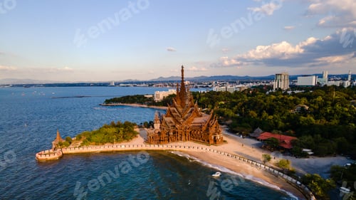 Preview: The Sanctuary of Truth wooden temple in Pattaya Thailand, sculpture of Sanctuary of Truth temple
