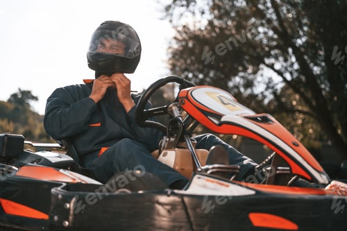 Preview: Man is outdoors, kart racing conception