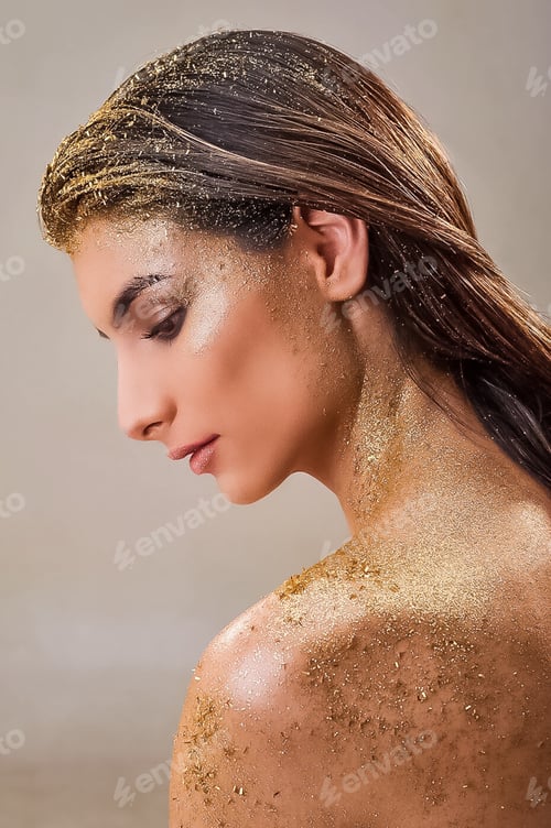 Preview: Beautiful Portrait of Young & Elegant Woman Posing