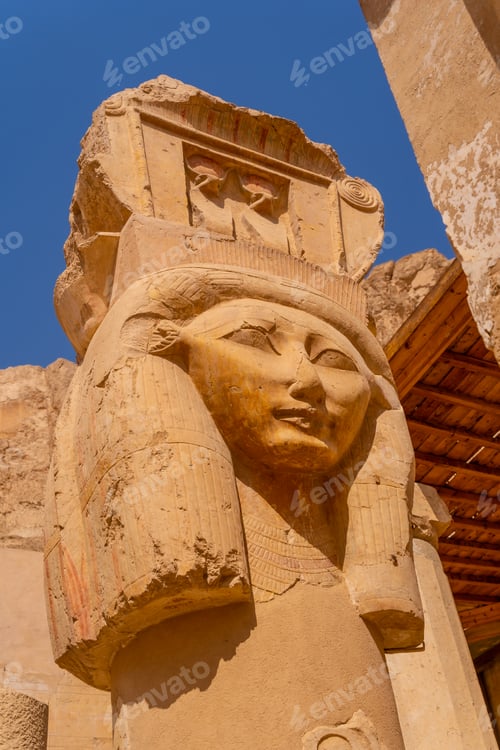 Preview: Historical sculptures on the pillars of the Hatshepsut Funerary Temple in Luxor