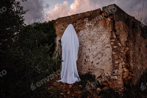 Preview: Ghost next to a ruined house