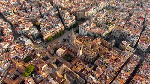 Preview: Aerial view of Barcelona skyline with Barcelona Cathedral and Gothic Quarter at sunrise