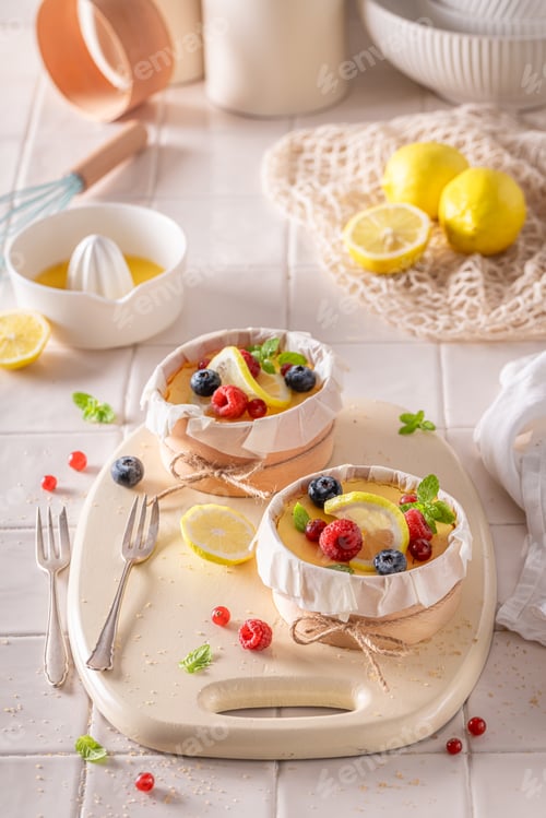 Preview: Homemade New York cheesecake made of citrus fruits and vanilla.