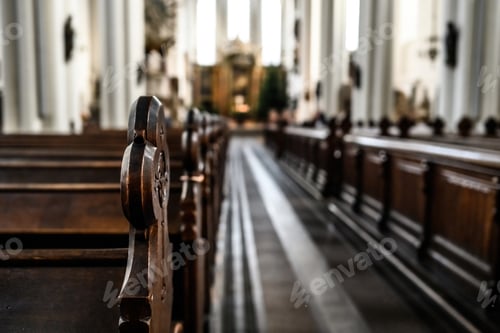 Vista previa: Empty benches in cathedral close up view