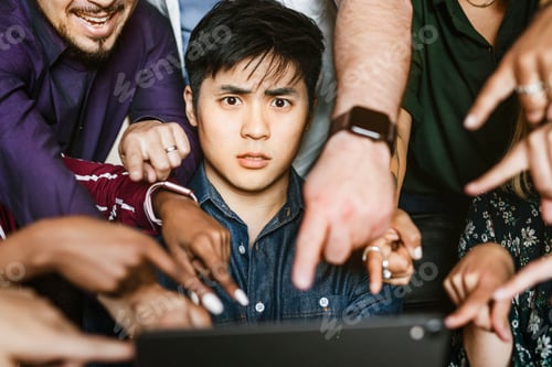 Preview: Colleagues streaming a video on a tablet