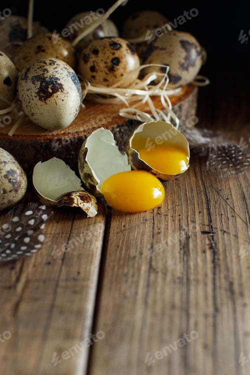 Preview: Quail eggs on wood