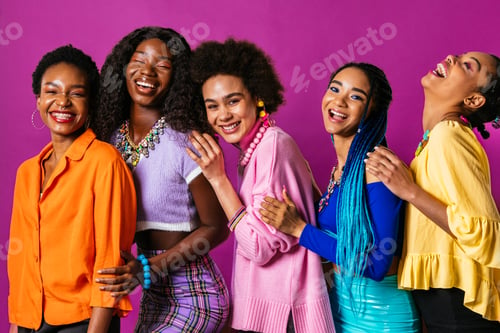 Preview: Beautiful black women posing in studio
