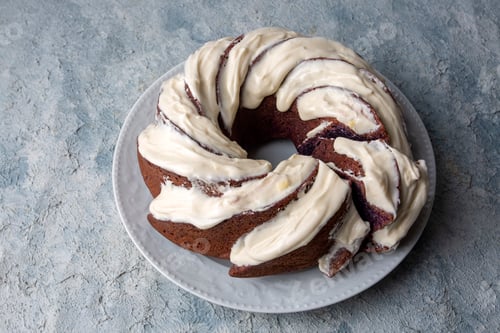 Preview: Creamy Cocoa Cake, food concept photo.
