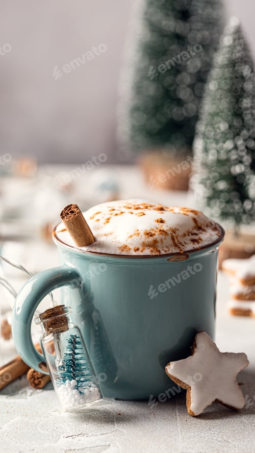 Preview: Hot Chocolate Drink with Cinnamon Stick and Star