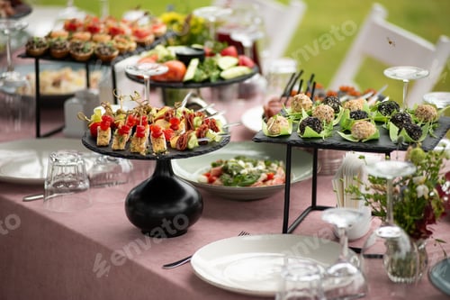 Preview: Served table. hall for banquets and weddings
