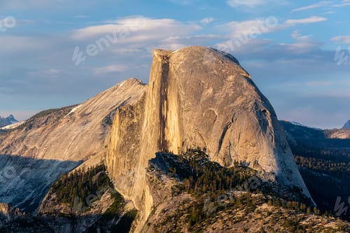Preview: Half Dome rock formation in Yosemite National Park
