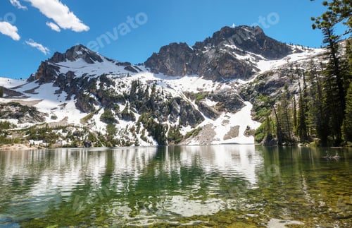 Preview: Mountains lake