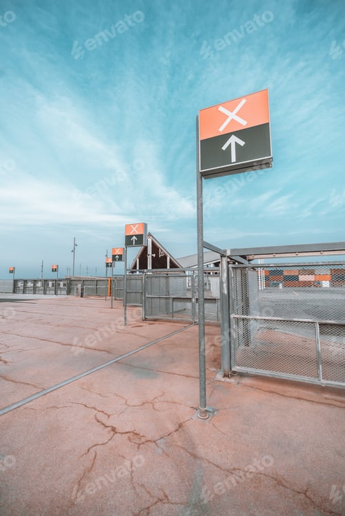 Preview: Outdoor passing gantes with poles