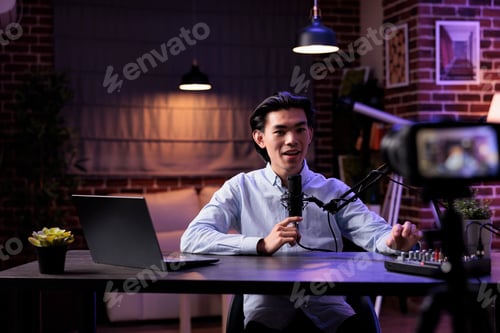 Preview: Male blogger broadcasting talk show