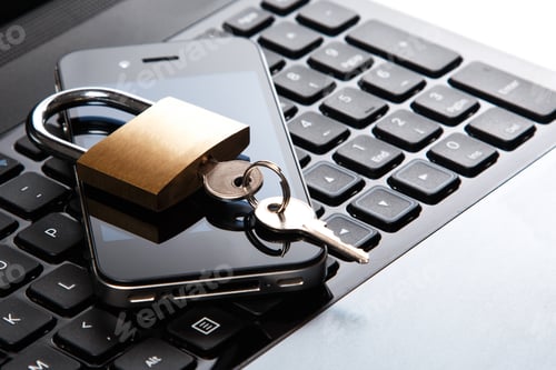 Preview: Smartphone and padlock