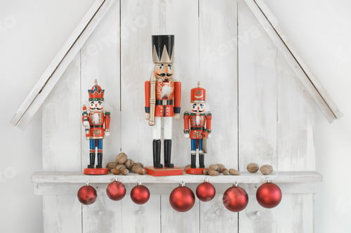 Preview: Christmas decoration with three nutcrackers, Christmas baubles and nuts