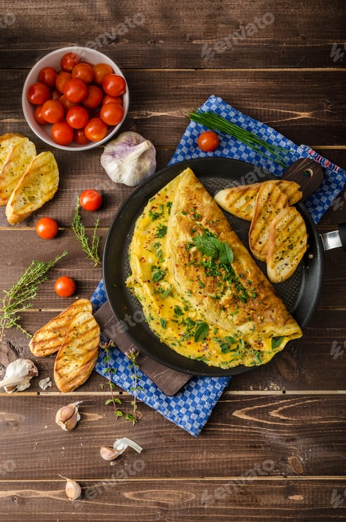Preview: Herb omelette with chives and oregano sprinkled with Herb omelette with chili flakes
