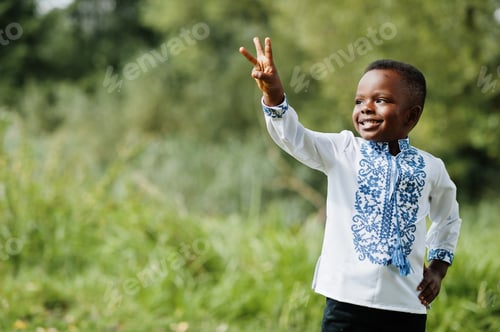 Preview: African family in traditional clothes