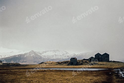 Preview: Abandoned Huts on the Wasteland