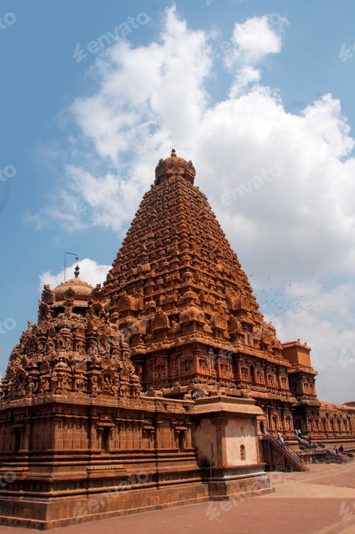 Preview: Brihadeeswarar Temple in Thanjavur, UNESCO World Heritage Site.