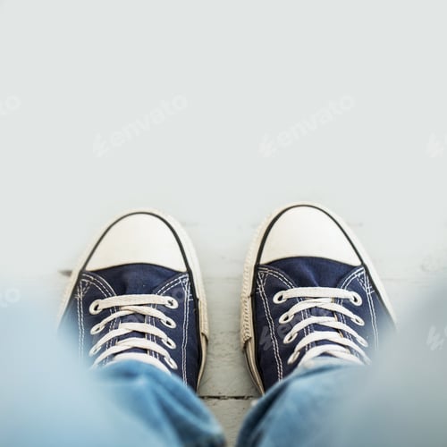 Preview: Man in sneakers