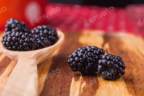 Preview: Two focused blackberries, close-up.