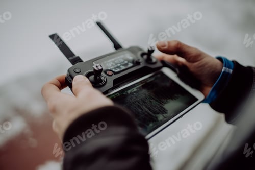 Preview: Drone pilot