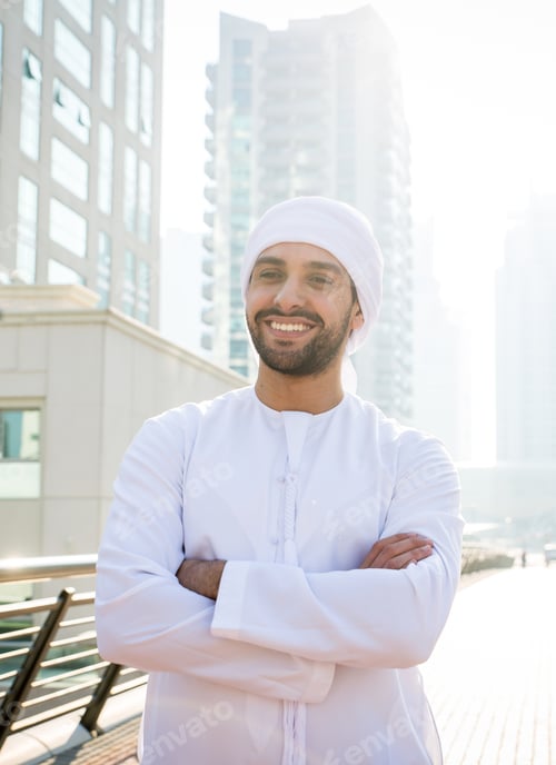 Preview: Arabic man with kandora in Dubai
