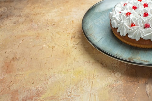 Preview: Delicious Cake with Whipped Topping and Red Berries