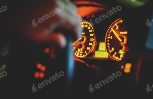 Preview: Driving at night, illuminated dashboard