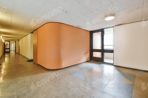 Preview: Large entrance hall with peach wall