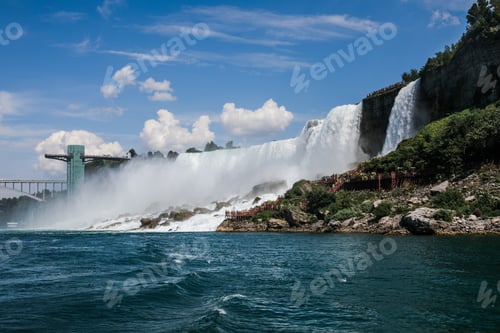 Vorschau: Panorama-Luftaufnahme der Niagarafälle, American Falls bei Sonnenuntergang in den Niagarafällen, Ontario, Kanada