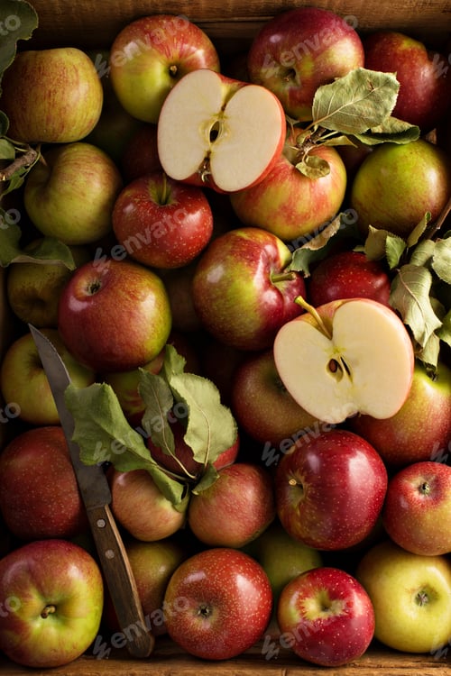 Preview: Freshly picked apples in a wooden crate