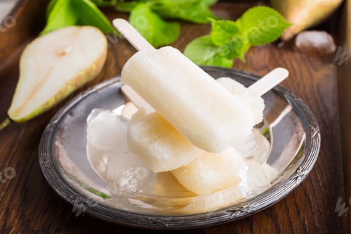 Preview: Homemade pear popsicles