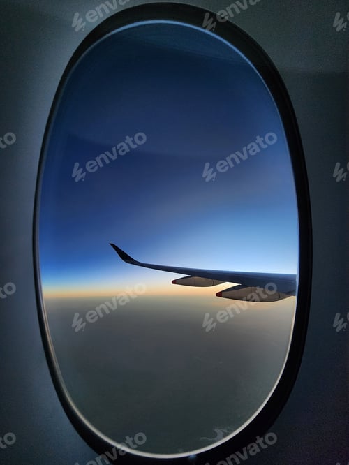 Preview: Sun rises above Australia as we fly high above the clouds