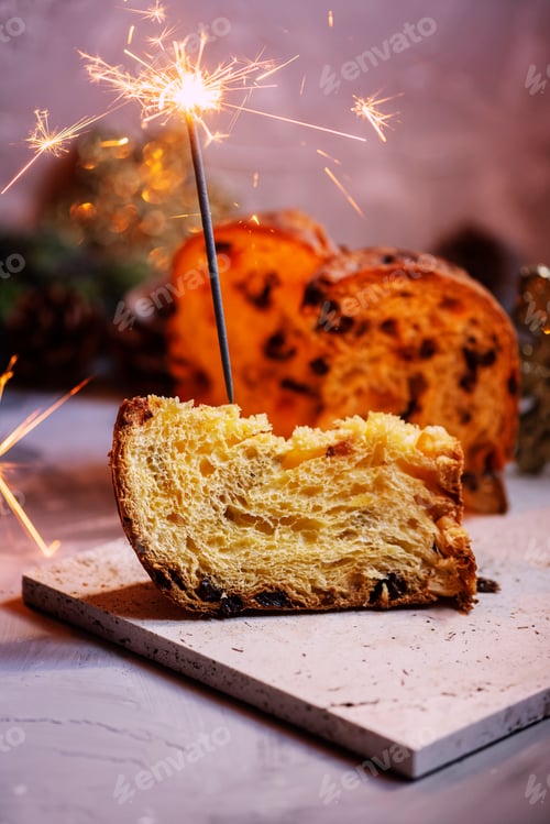 Preview: panettone and sparklers