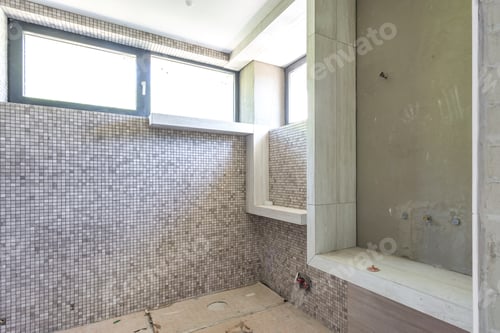 Preview: Empty room without repair. interior of white wall