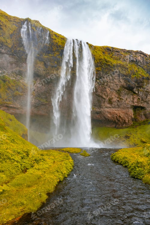 Preview: Seljalandsfoss waterfall n a cold summer day
