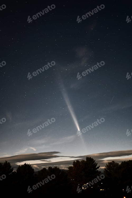 Preview: Comet A3 (Tsuchinshan-ATLAS) in the night sky October 2024 with an anti-tail