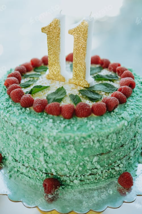 Preview: Green cake with number 11 on the table