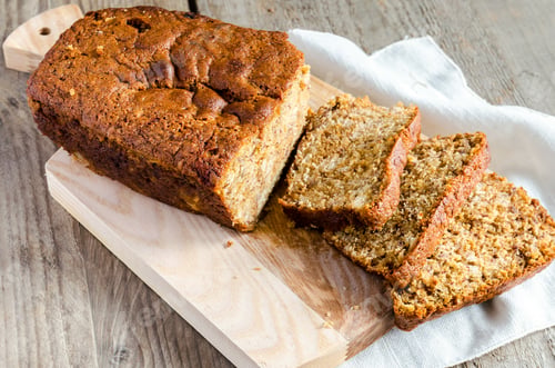 Preview: Loaf of banana bread with apple confiture