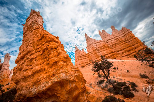 Preview: End of the trail with the queen above the stone at Queens Garden Trail in Bryce