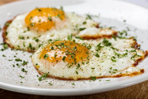 Preview: fried eggs with herbs