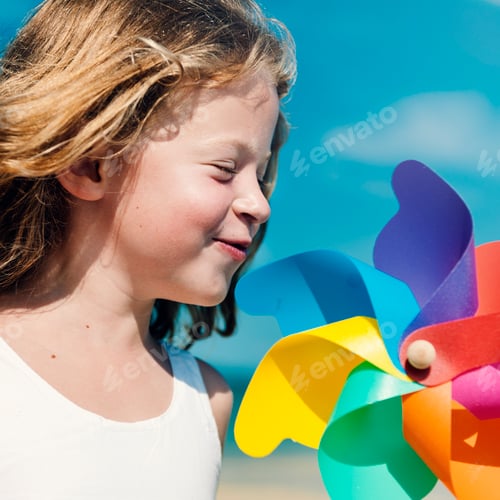 Preview: Beach Sibling Child Wind Carefree Fun Playful Concept